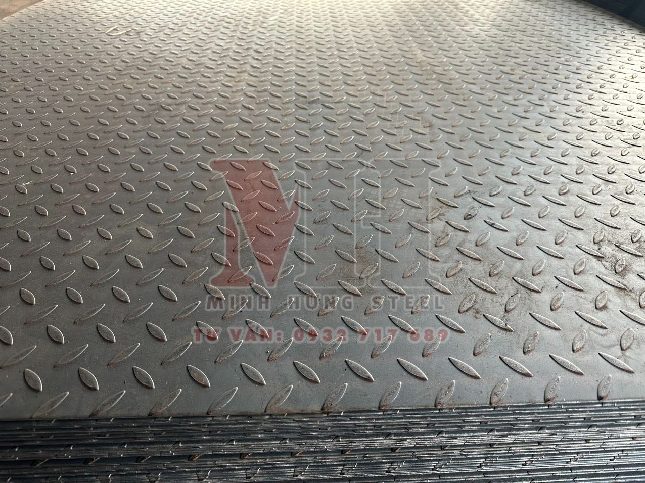 giá thép tấm gân chống trượt - Minh Hưng